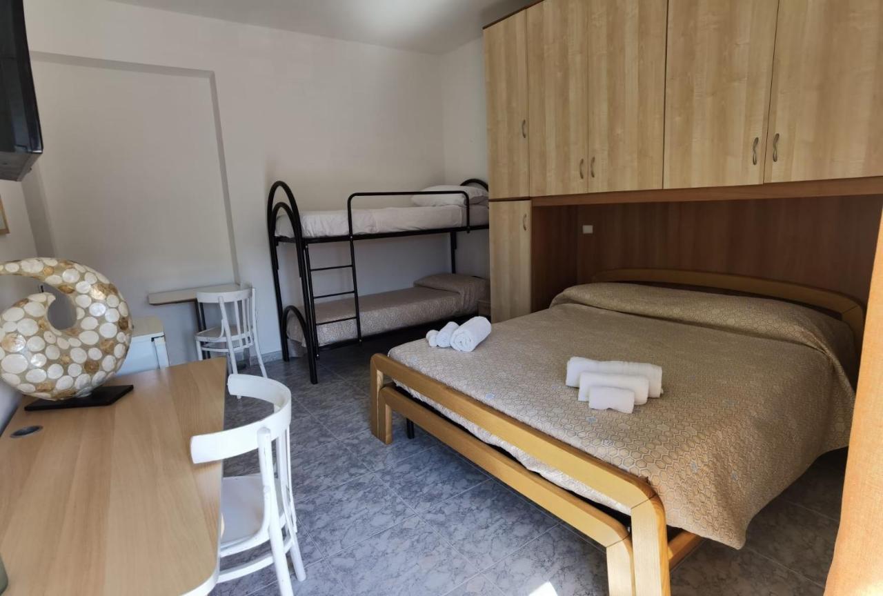 Rosy House Bed & Breakfast Скалеа Екстериор снимка